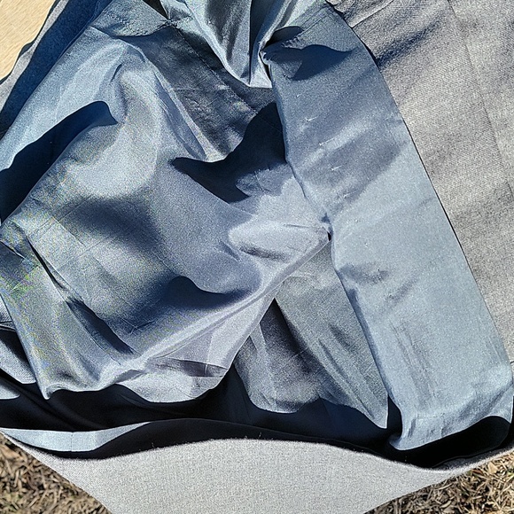 💯Authentic Chanel  4 leaf clover buttons on a skirt ??? Read below. - Picture 8 of 9